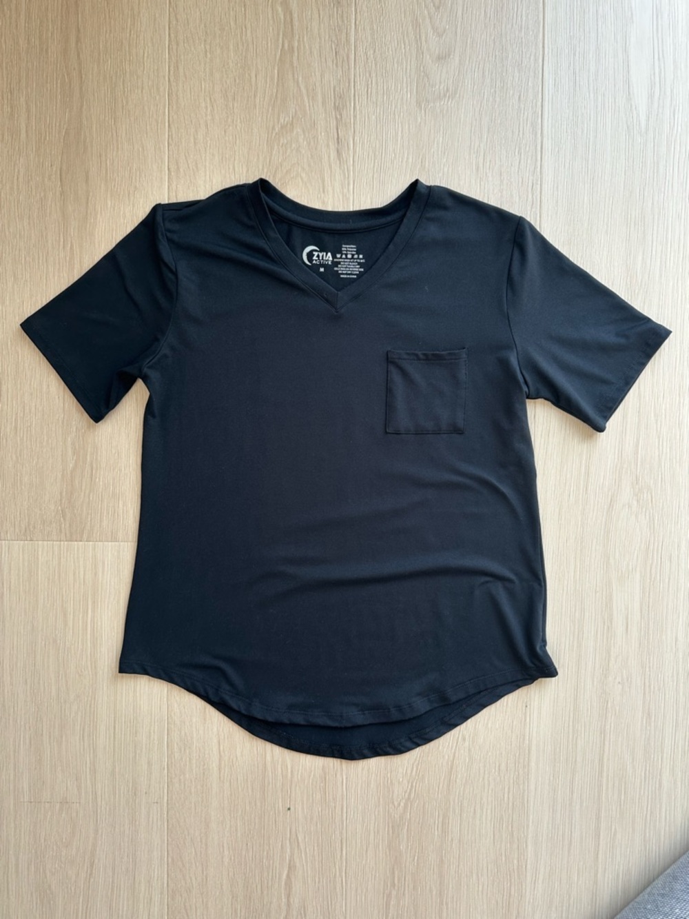 Zyia Active Go To Pocket V Tee Women’s M Black V-Neck Athletic